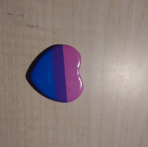 Bisexual heart pin